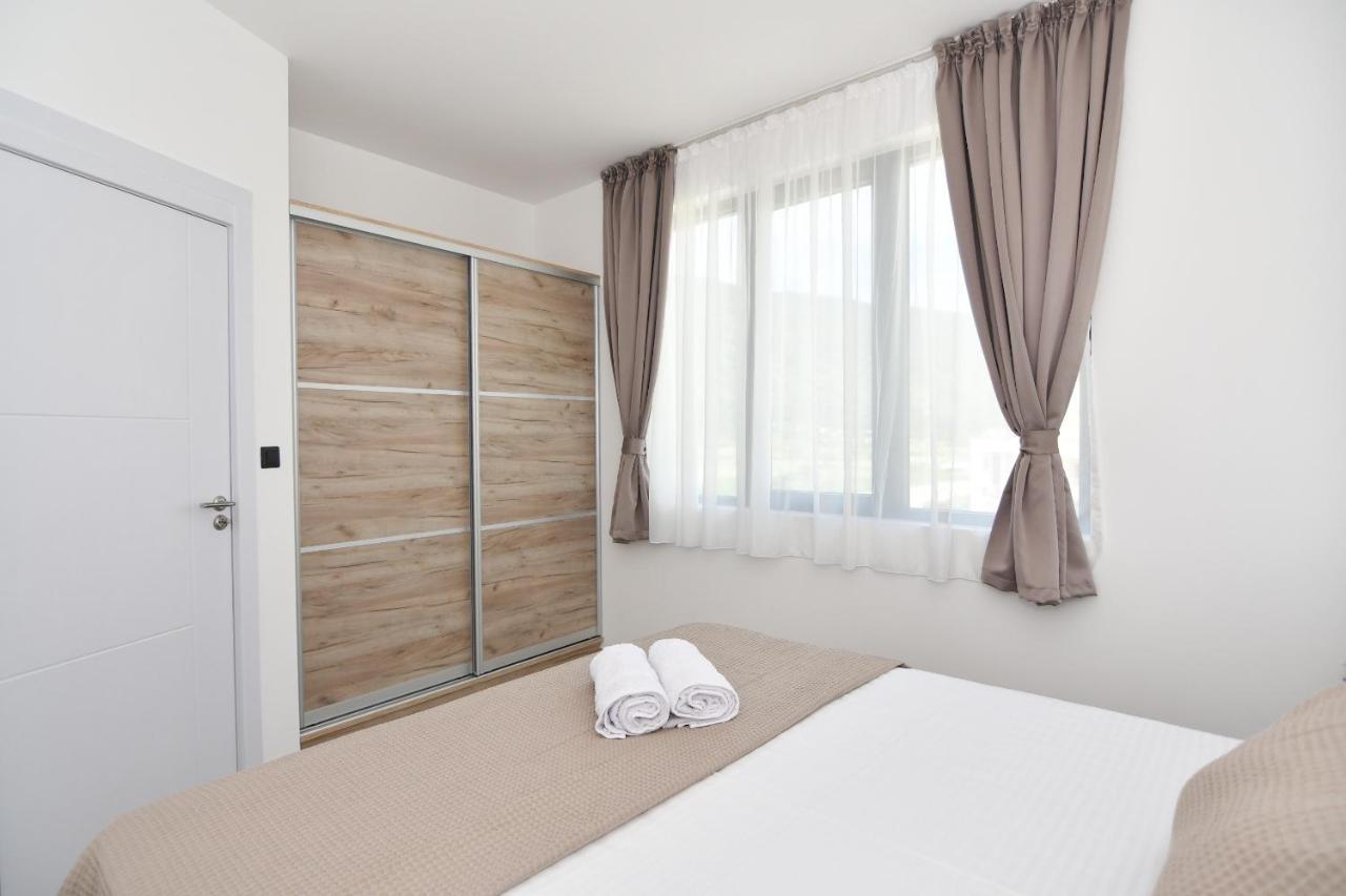 Apartmani Porat Igalo Exterior photo